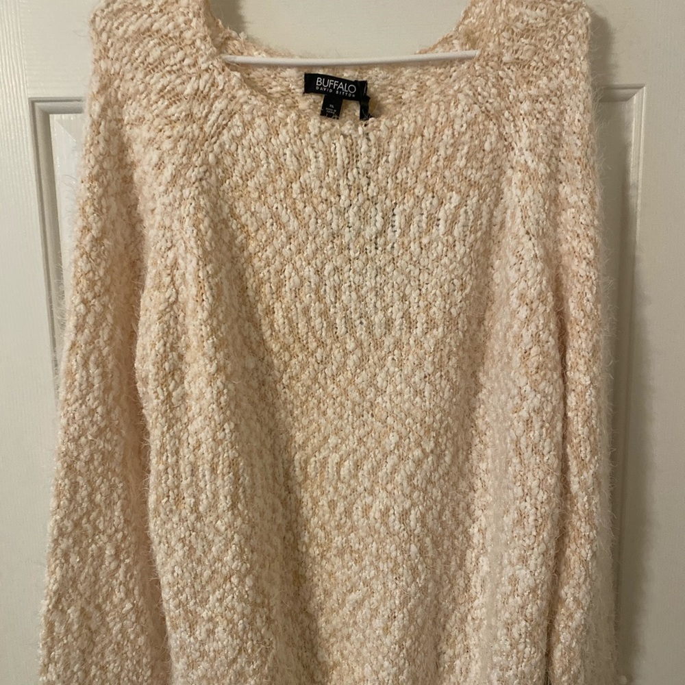 Women’s soft sweater (new with tags!)
